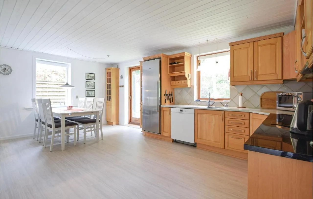 Nice Home In Randbl With Kitchen Randbol